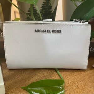 Michael Kors White womans wallet